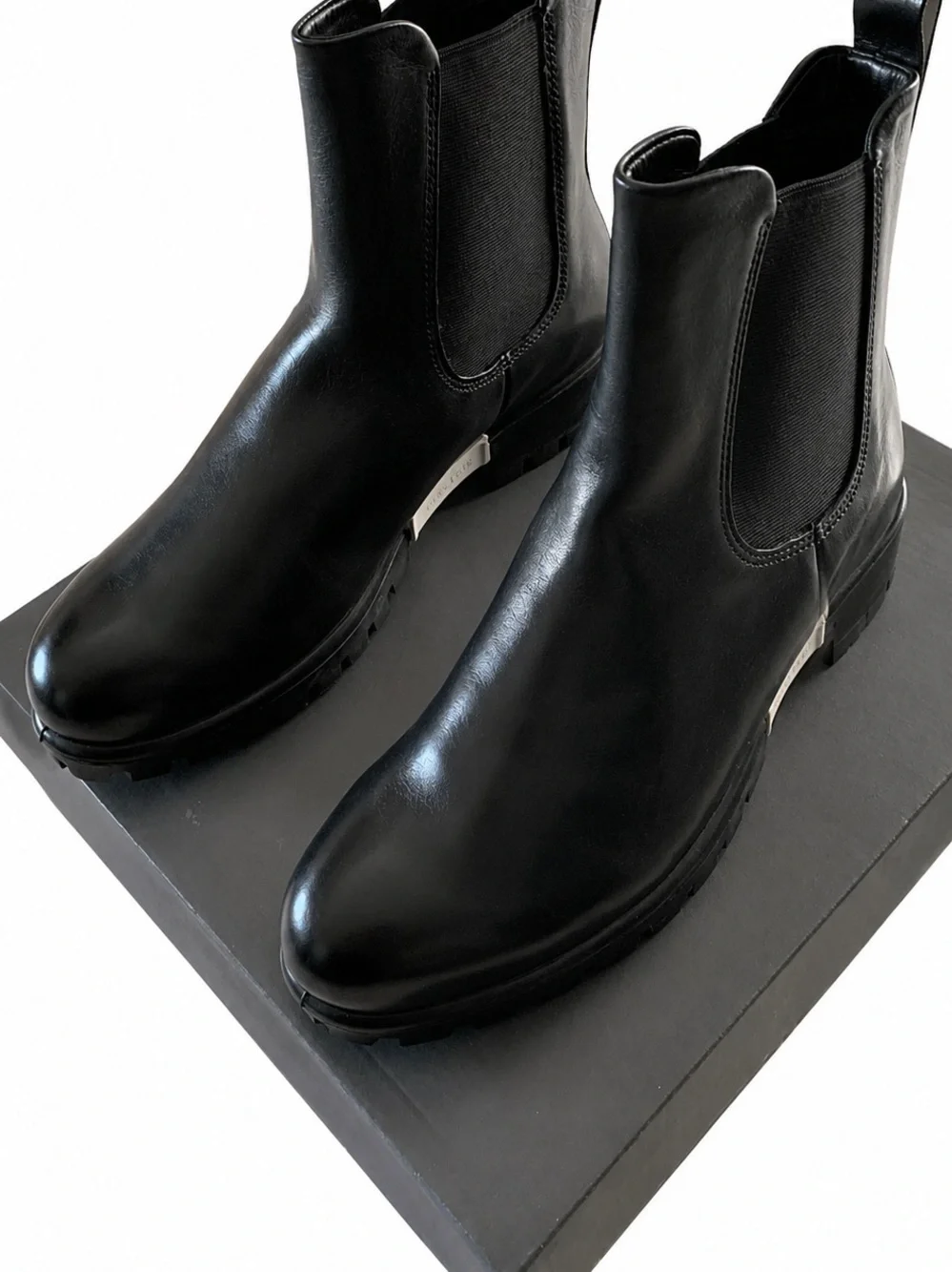 Ecco brand new